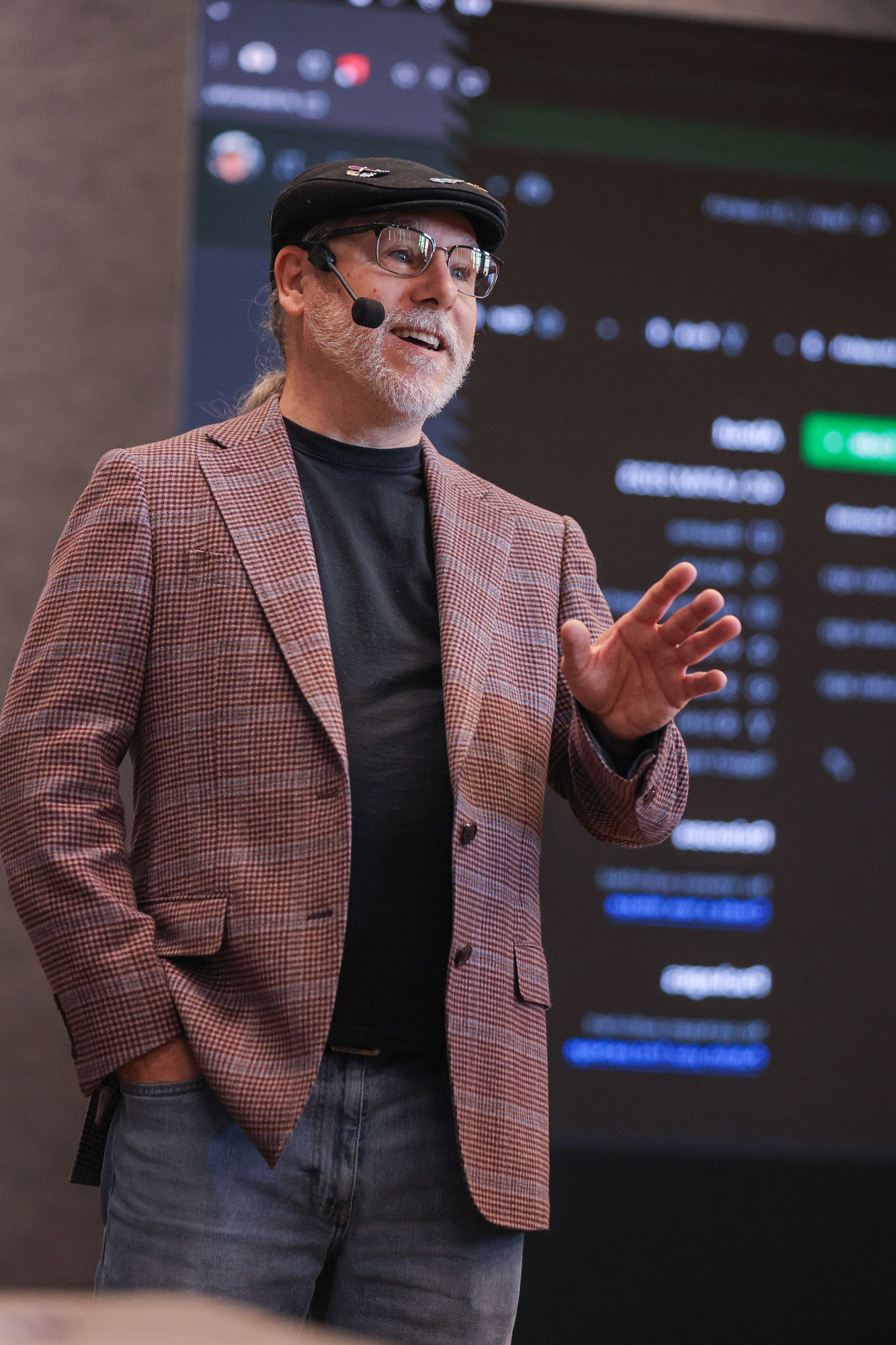 Ardan Labs engineer leading a workshop